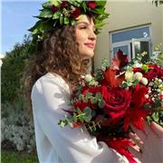 Studentessa presso la Federico II impartisce lezioni di storia, geografia, italiano e scienze